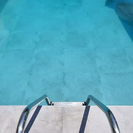 Apartment Seaside With Swimming Pool & Parking #2 *