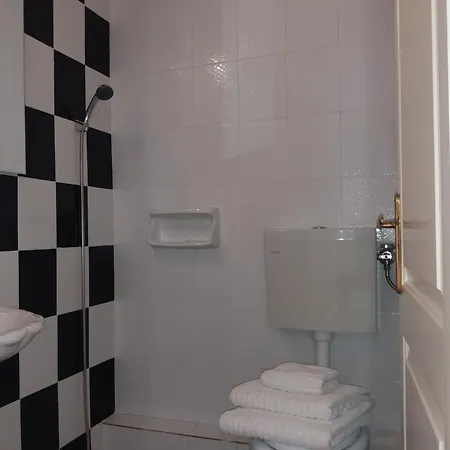 Apartment Seaside With Swimming Pool & Parking #2 *