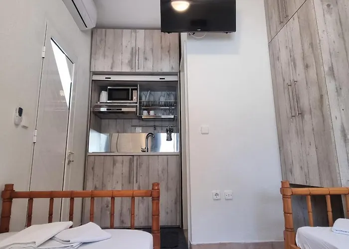 Seaside With Swimming Pool & Parking #2